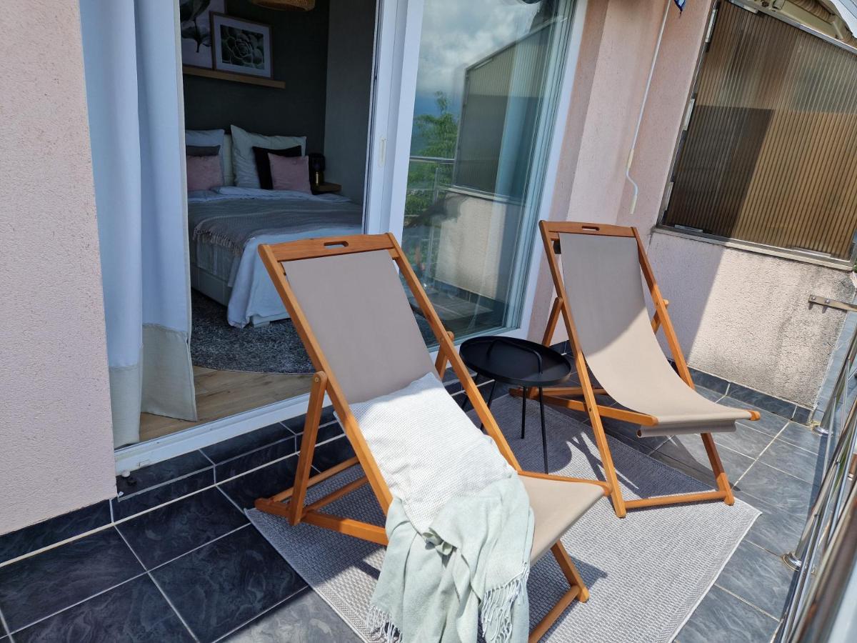 Ferienwohnung Mit 180° Meerblick Dobrec Exterior photo